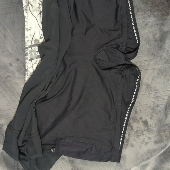 Two Pair of Brooks Women's Running Skorts - Picture 7 of 16
